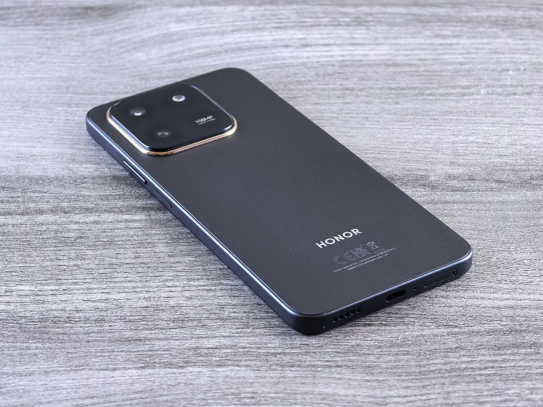 Honor Wide Foldable: Worst Leak Reveals No Battery Capacity